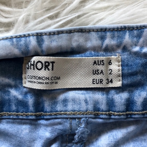 Cotton On high waisted bleached wash denim shorts - Picture 3 of 3